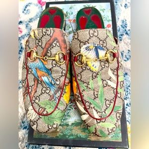 Gucci princeton floral loafer slip on mule